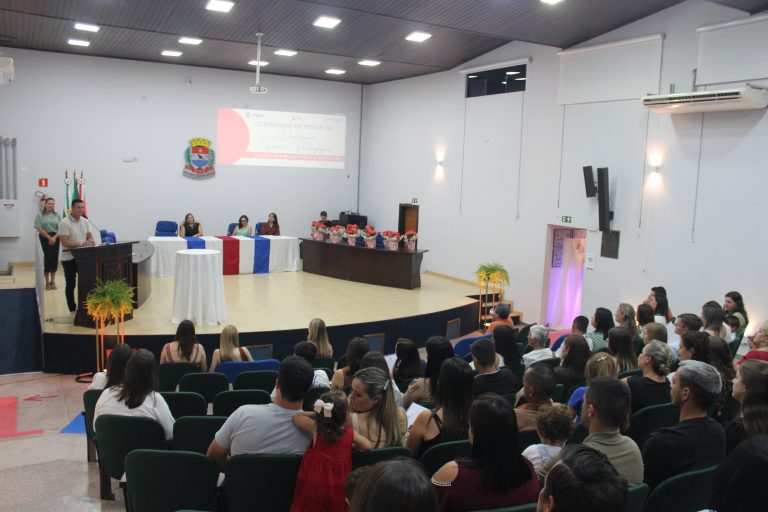 Cerimônia marcou a posse das novas diretoras e pedagogas. Foto: Arquivo/O Regional