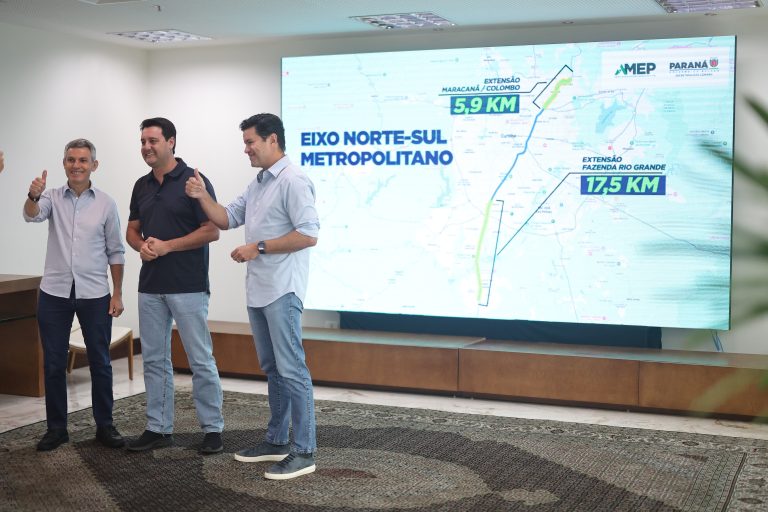 Governador anunciou novo corredor de ônibus. Foto: Jonathan Campos/AEN