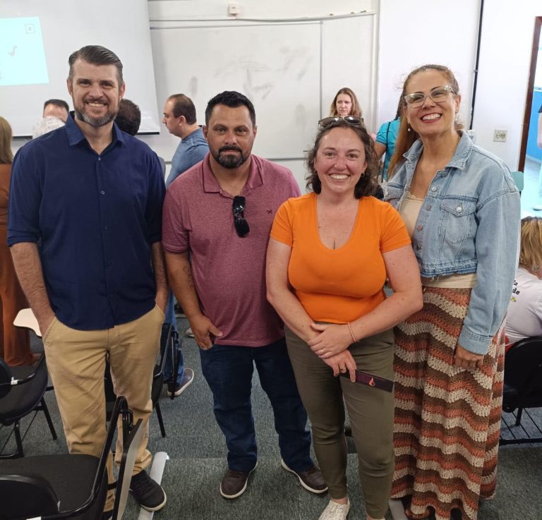 Representantes do município estiveram presente no lançamento do edital. Foto: Assessoria de Imprensa/Prefeitura de Agudos do Sul