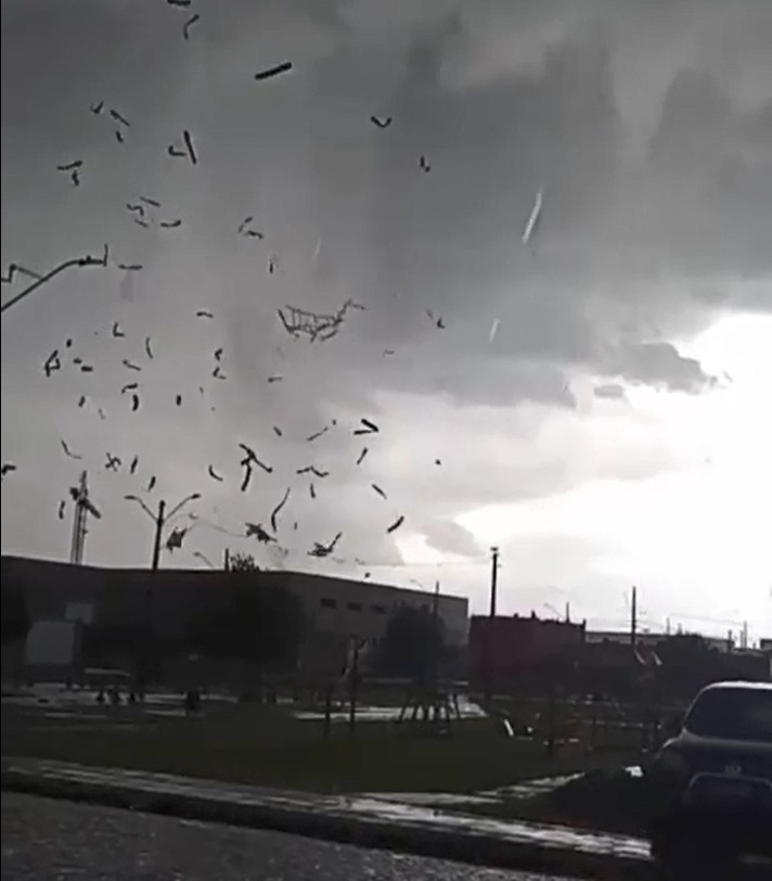 Tornado atingiu a cidade de São José dos Pinhais neste sábado (10). Foto: Reprodução