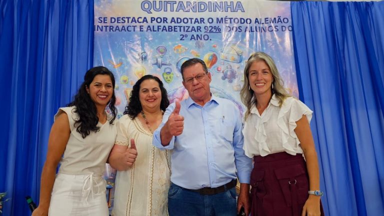 Prefeito anunciou durante o evento o reajuste do piso salarial do magistério. Foto: Assessoria de Imprensa/Prefeitura de Quitandinha