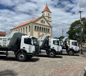 Novos veículos reforçam a frota municipal. Foto: Assessoria de Imprensa/Prefeitura de Agudos do Sul