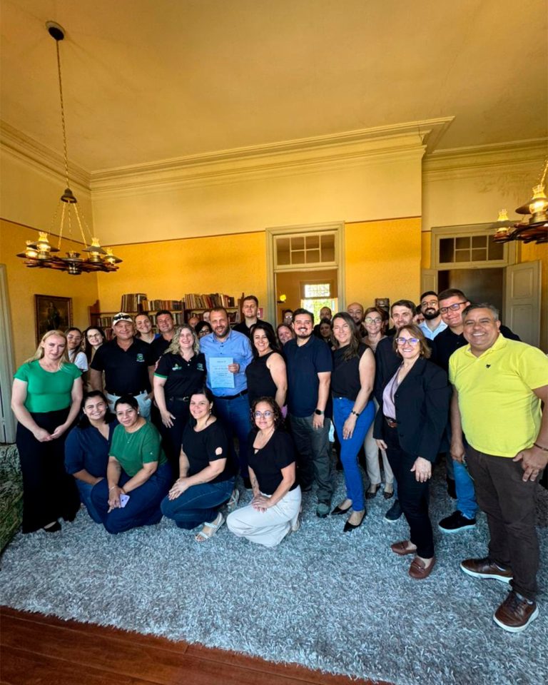 Autoridades participaram da assinatura da autorização oficial. Foto: Assessoria de Imprensa/Prefeitura de Campo do Tenente