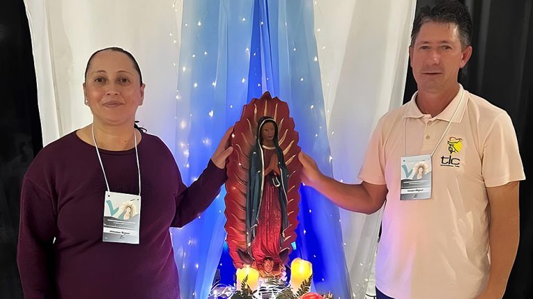 Adriana faz tratamento contra câncer e campanha busca arrecadar fundos para compra de medicamento. Foto: Divulgação