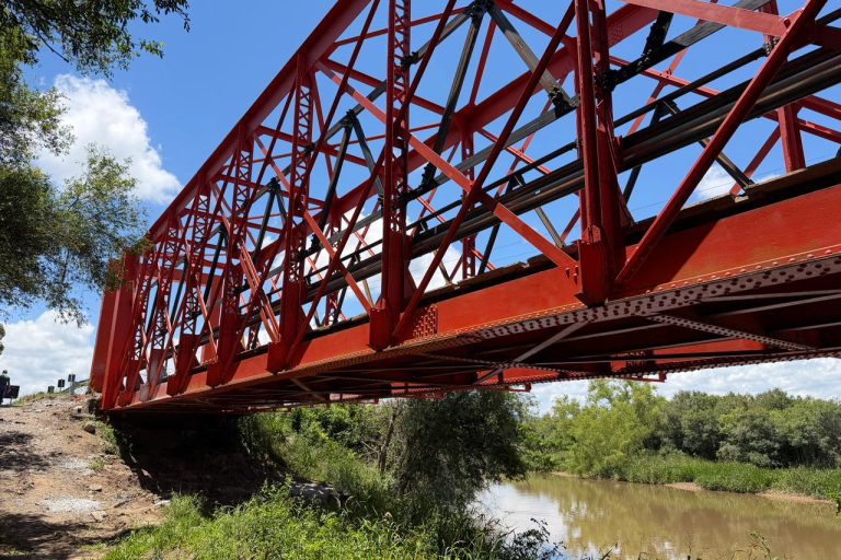 Interdição da ponte foi adiada desta segunda para amanhã. Foto: DER