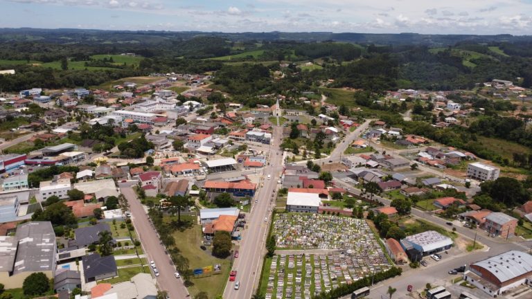 Piên terá novos investimentos em pavimentação e aquisição de automóvel. Foto: Assessoria de Imprensa/Prefeitura de Piên
