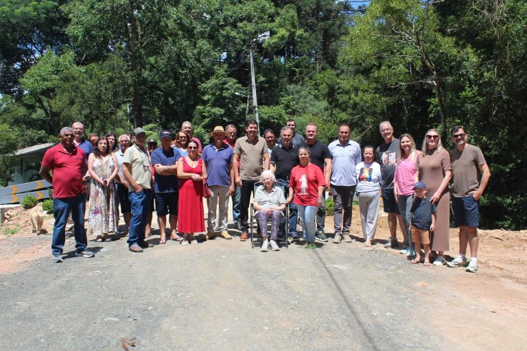 Ponte foi inuagurada com a presença de autoridades e comunidade. Foto: Arquivo/O Regional