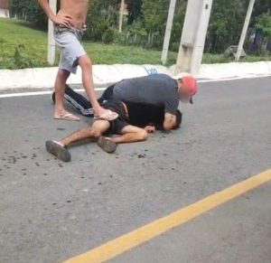 Populares capturaram o indivíduo na localidade de Boa Vista. Foto: Reprodução