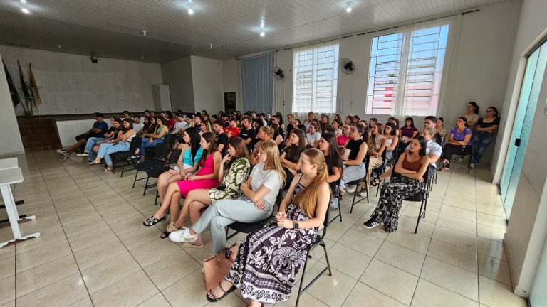 Reunião reuniu mais de 90 estudantes universitário do município. Foto: Assessoria de Imprensa/Prefeitura de Quitandinha