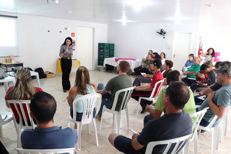 Participantes terão acesso a diversos conteúdos sobre o manejo sustentável das abelhas. Foto: Assessoria de Imprensa/Prefeitura de Piên