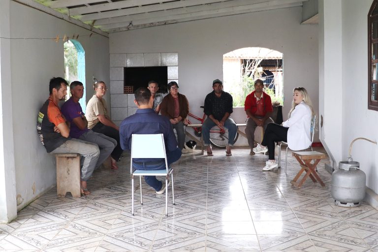 Procon inicia acompanhamento com agricultores rurais. Foto: Assessoria de Imprensa/Prefeitura de Piên