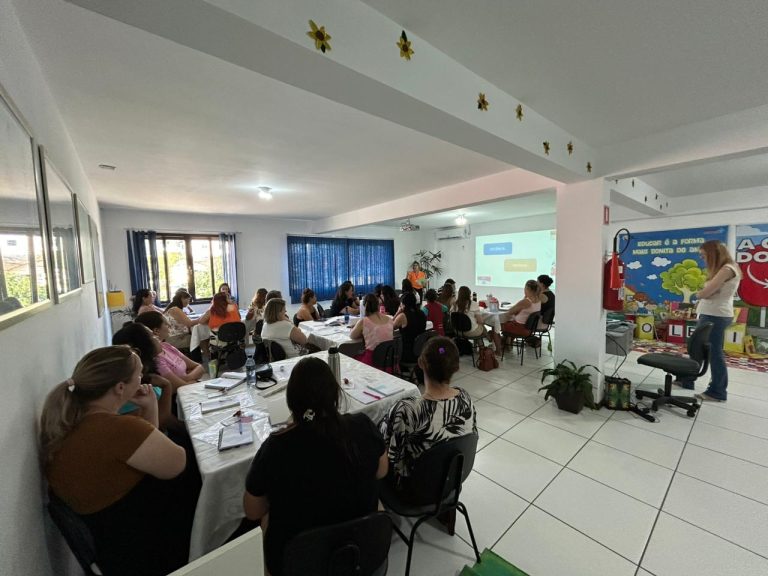 Professores da educação infantil participaram do encontro. Foto: Assessoria de Imprensa/Prefeitura de Agudos do Sul