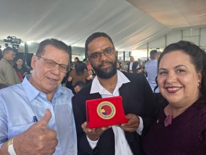 Prefeito e representantes receberam o selo em Brasília. Foto: Assessoria de Imprensa/Prefeitura de Quitandinha