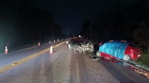 Dois automóveis se envolveram na colisão. Foto: Divulgação/PRF