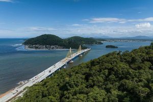 Governador Ratinho Junior anuncia entrega da Ponte de Guaratuba para 29 de abril. Foto: Arnaldo Neto/AEN