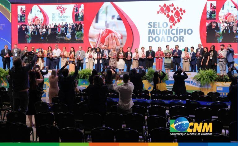 Municípios recebem o selo em reconhecimento pelas ações de doação de sangue. Foto: Divulgação/Assessoria de Imprensa/Prefeitura de Tijucas do Sul