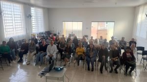 Encontro reuniu profissionais da saúde no Salão Multiuso. Foto: Assessoria de Imprensa/Prefeitura de Quitandinha