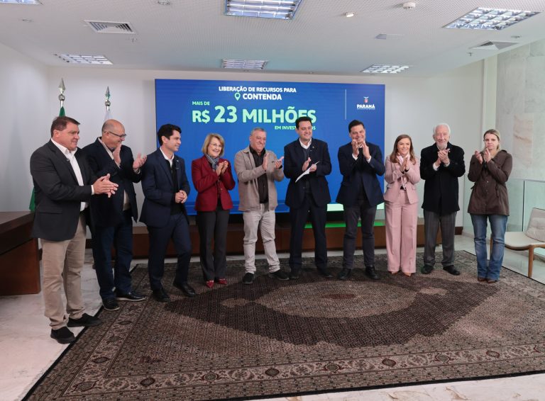 Autoridades do Estado e município participaram da solenidade de confirmação dos recursos. Foto: Assessoria de Imprensa/Prefeitura de Contenda