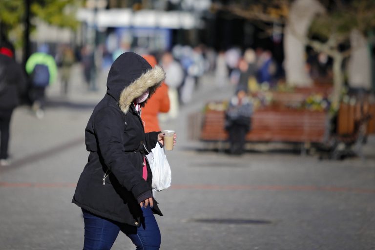 Saúde orienta população para onda de frio e reforça importância da vacinação contra a gripe. Foto: Gilson Abreu/Arquivo AEN