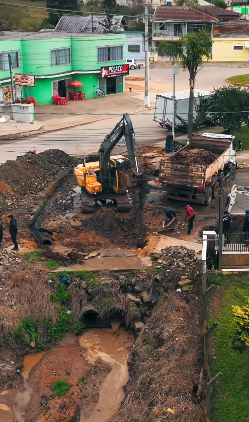 Obras de melhorias nos bueiros são executadas em Campo do Tenente. Foto: Reprodução