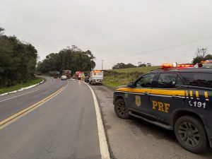 Acidente foi registrado na BR-476 e deixou uma pessoa morta. Foto: Divulgação/PRF