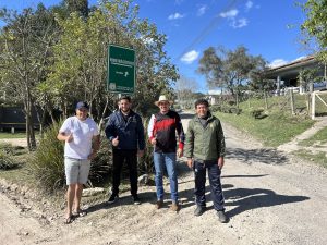 Representantes do município acompanharam a obra. Foto: Assessoria de Imprensa/Prefeitura de Agudos do Sul