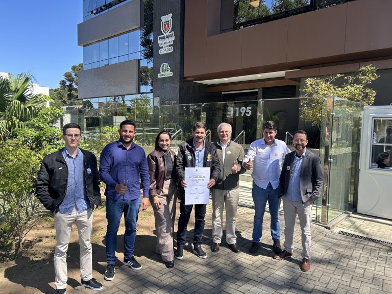 Anúncio foi feito durante agenda em Curitiba. Foto: Assessoria de Imprensa/Prefeitura de Agudos do Sul