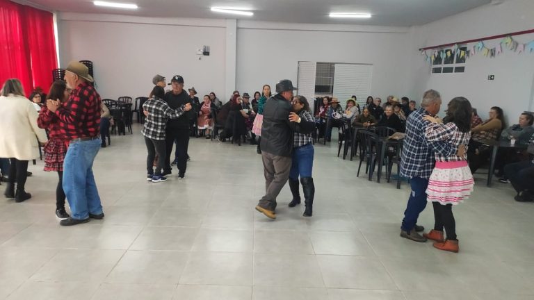 Evento doi marcado pro música e animação entre os participantes. Foto: Assessoria de Imprensa/Prefeitura de Quitandinha