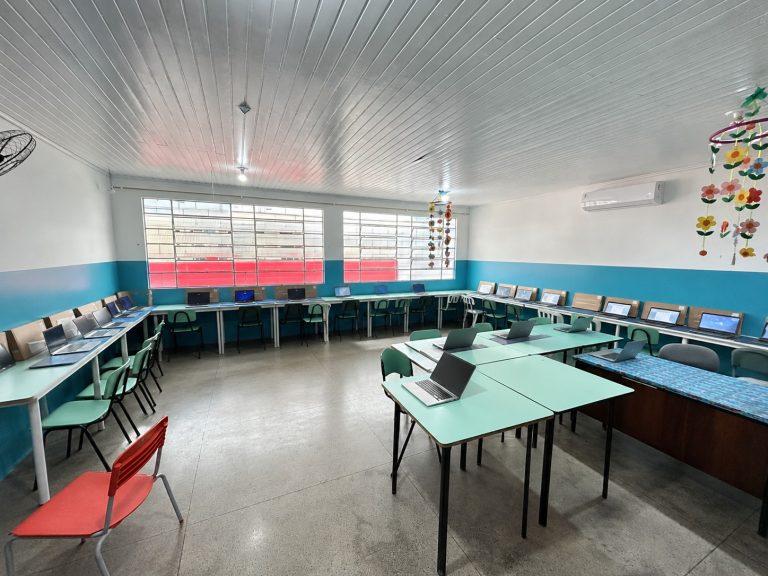 Aulas estão sendo realizadas com os chromebooks destinado à escola. Foto: Assessoria de Imprensa/Prefeitura de Agudos do Sul