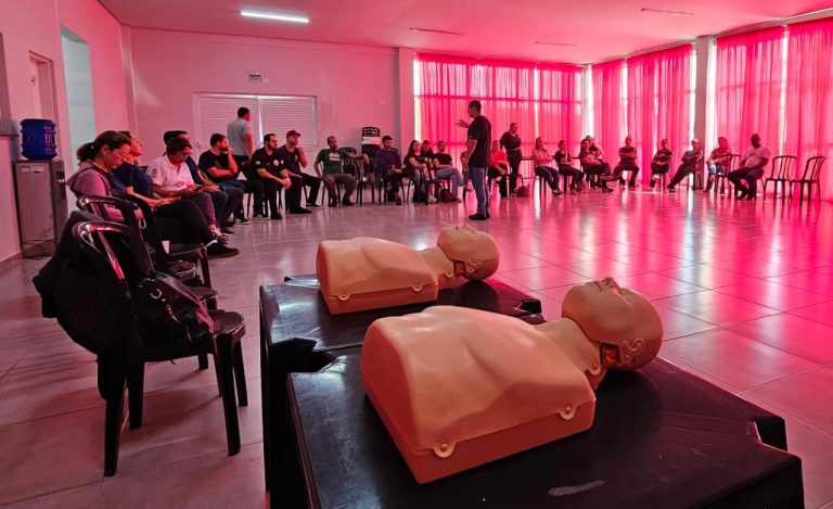 Profissionais da área da saúde passam pro treinamento em emergência. Foto: Assessoria de Imprensa/Prefeitura de Quitandinha