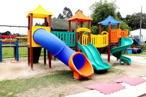 Um dos investimentos foi a instalação de parques infantis em unidades do centro. Foto: Assessoria de Imprensa/Prefeitura de Piên