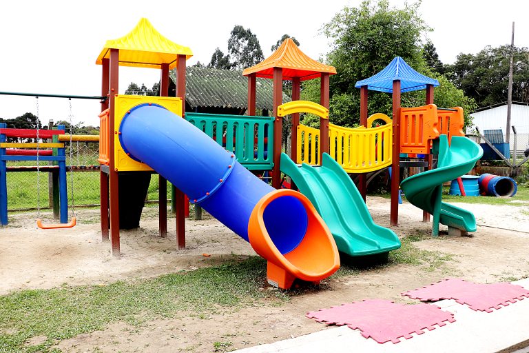Um dos investimentos foi a instalação de parques infantis em unidades do centro. Foto: Assessoria de Imprensa/Prefeitura de Piên