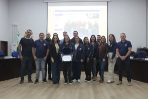 Representantes da Auto Escola Marcon estiveram na câmara para receber o reconhecimento. Foto: Arquivo/O Regional