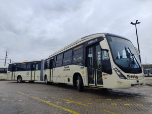 Novos ônibus articulados renovam a frota do transporte metropolitano. Foto: Amep