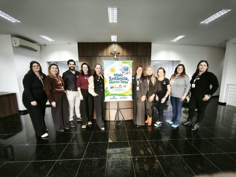 Profissionais da educação desenvolveram o encontro sobre o impacto das telas na infância. Foto: Assessoria de Imprensa/Prefeitura de Contenda