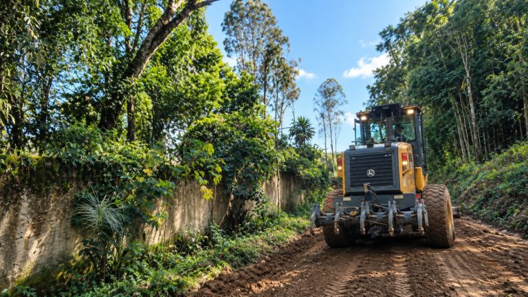 Cinco comunidades do município estão recebendo os serviços. Foto: Assessoria de Imprensa/Prefeitura de Quitandinha