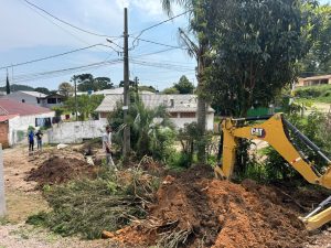 Etapa é realizada antes do início da pavimentação. Foto: Assessoria de Imprensa/Prefeitura de Agudos do Sul