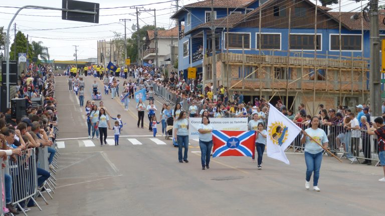 Uma das comemorações será o tradicional desfile festivo. Foto: Arquivo/O Regional