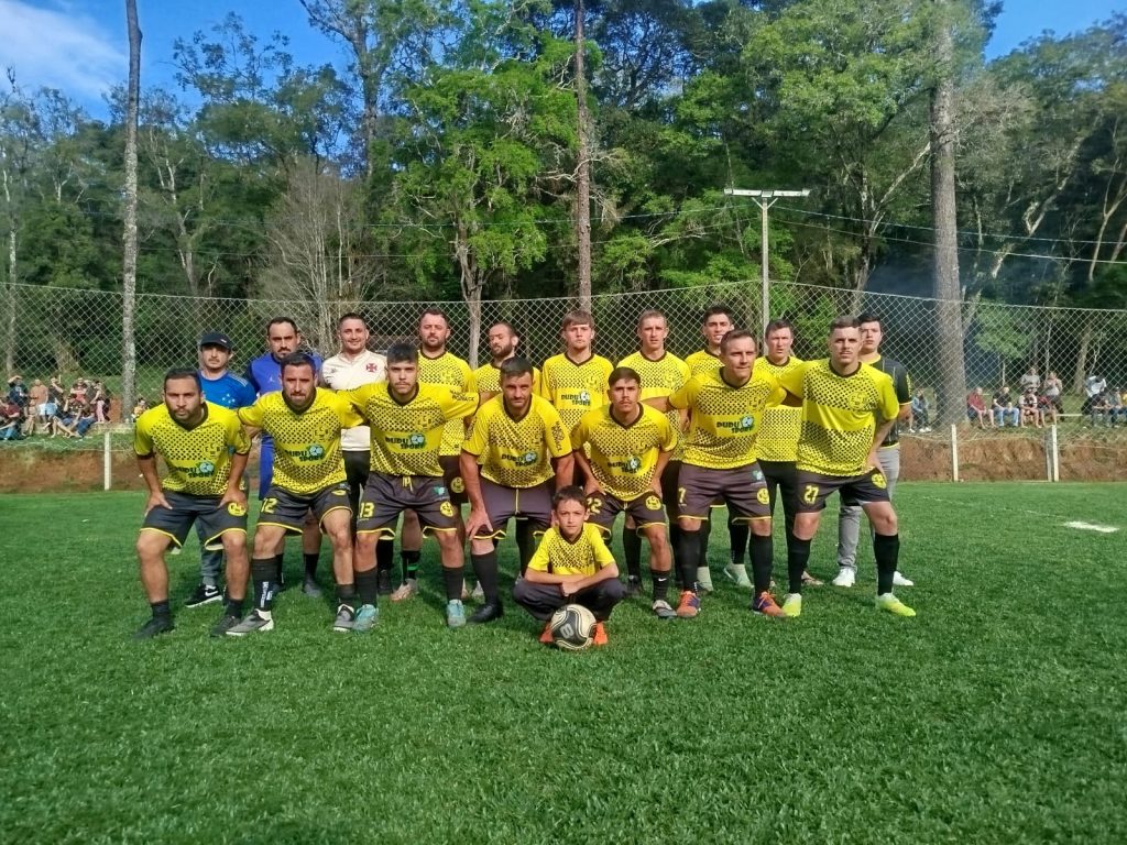 Borrúsia entra em campo para disputar o troféu de campeão. Foto: Divulgação