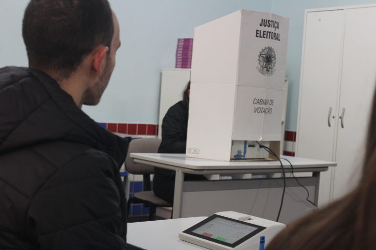 Eleitores foram às urnas em todas as cidades para votação do segundo turno. Foto: Arquivo/O Regional