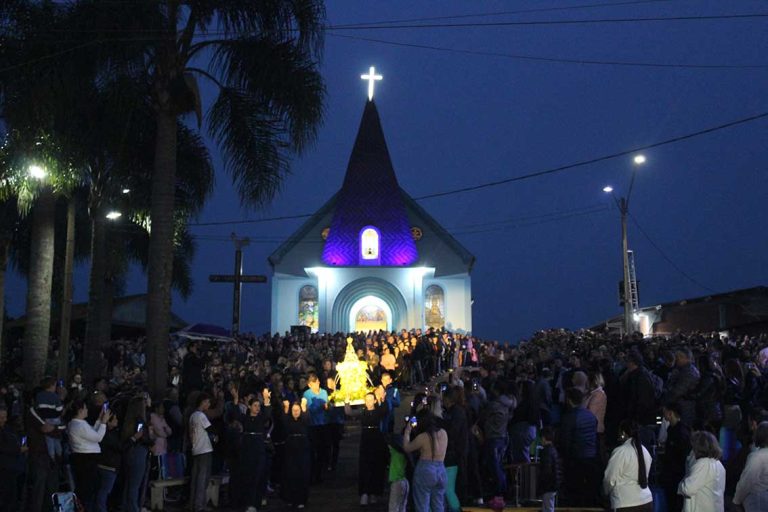 Missa da romaria realizada na capela de Palmitos, Agudos do Sul. Foto: O Regional