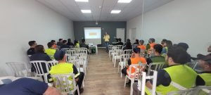Trabalhadores participaram de palestra sobre saúde mental no trabalho. Foto: Assessoria de Imprensa/Prefeitura de Piên